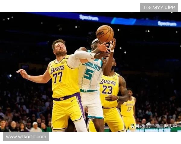 湖人末节逆袭鹈鹕三连胜 东契奇三双詹皇21分