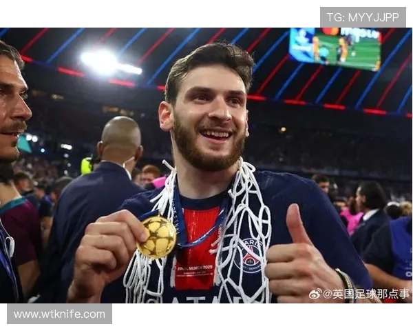 来自两大球王的认可。