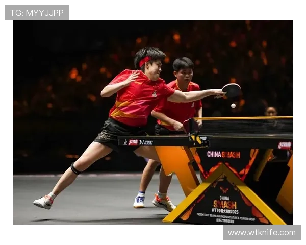 林诗栋出战太原WTT男双赛场